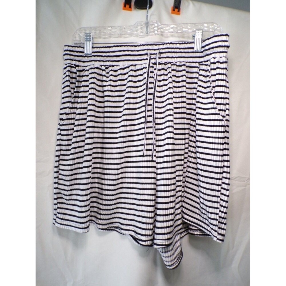 Jolie & Joy Women's 1X Black White Striped Drawstring Pull On Shorts
